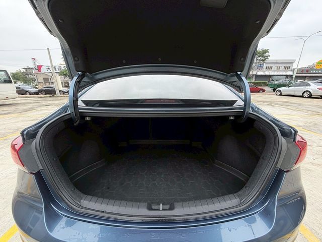 HYUNDAI現代 ELANTRA  第11張相片