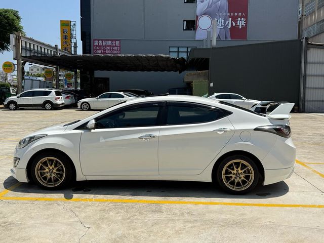 HYUNDAI現代 ELANTRA  第14張相片