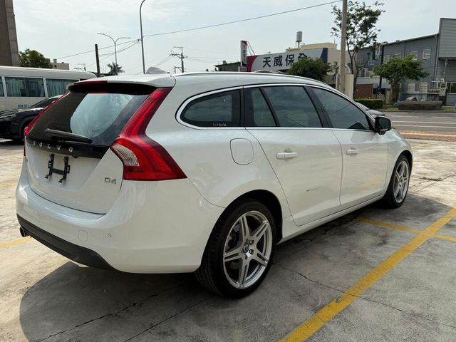 VOLVO富豪 V60  第3張相片