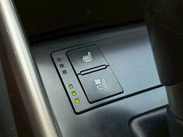 LEXUS凌志 IS 300H  第10張相片