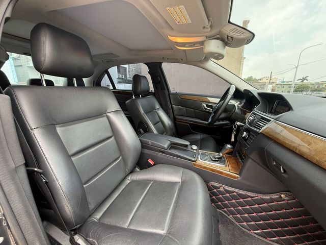 M-BENZ賓士 E200  第6張相片