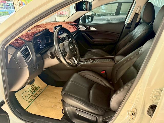 MAZDA馬自達 MAZDA 3  第13張相片