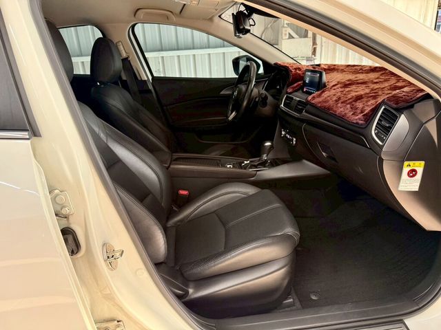 MAZDA馬自達 MAZDA 3  第14張相片