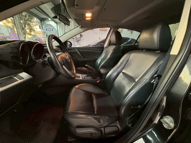 MAZDA馬自達 MAZDA 3  第10張相片