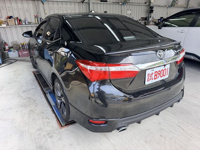 TOYOTA豐田 ALTIS  第3張相片