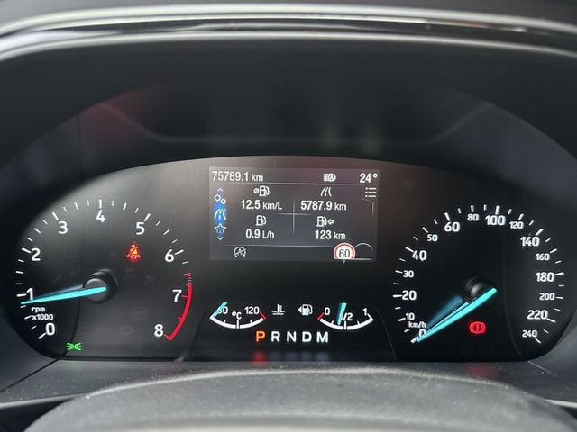 車輛配備:1.ACC跟車 2.定速系統 3.雙區恆溫空調 4.抬頭顯示 5.方向盤快撥鍵  第8張相片