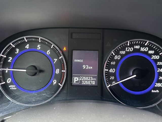 車輛配備:1.座椅通風加熱 2.TCS防滑 3.方向盤快撥 4.換檔撥片 5.定速系統  第6張相片