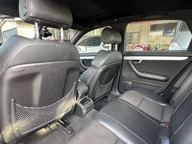 車輛配備:1.安卓主機 2.TCS防滑系統 3.車用備胎 4.大燈調節 5.車頂天窗  第5張相片