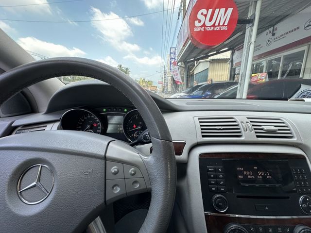 車輛配備:1.定速系統 2.全景天窗 3.大燈調節 4.雙區恆溫空調  5.電動座椅  第4張相片