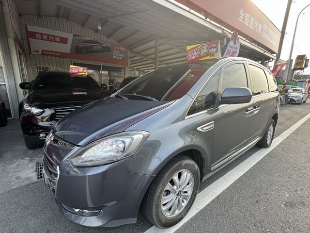 車輛配備:1.原廠螢幕主機 2.TCS防滑系統 3.胎壓偵測 4.大燈調節 5.第二.三排座椅分離倒覆  第1張相片