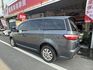 車輛配備:1.原廠螢幕主機 2.TCS防滑系統 3.胎壓偵測 4.大燈調節 5.第二.三排座椅分離倒覆  第2張縮圖