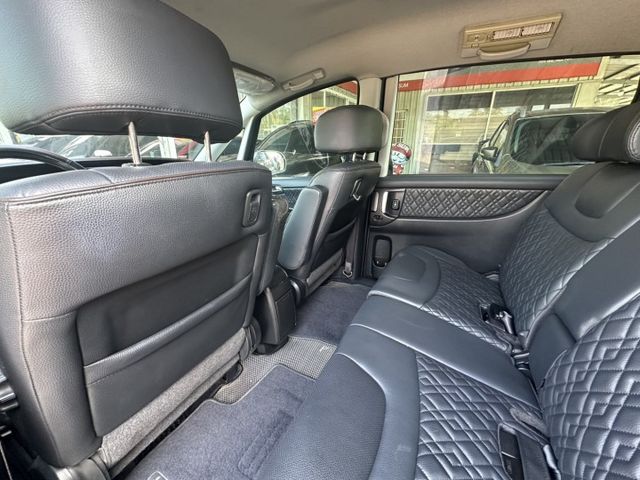 車輛配備:1.原廠螢幕主機 2.TCS防滑系統 3.胎壓偵測 4.大燈調節 5.第二.三排座椅分離倒覆  第7張相片