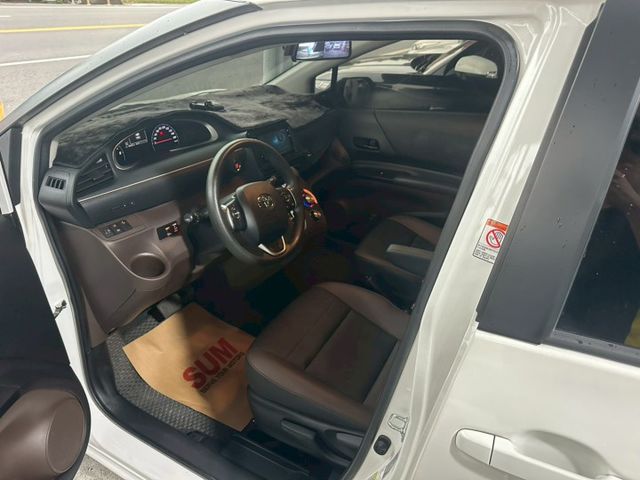 ★蜂鳴式倒車輔助★環景影像系統★防鎖死煞車★兒童安全鎖★還有更多喔.......  第2張相片