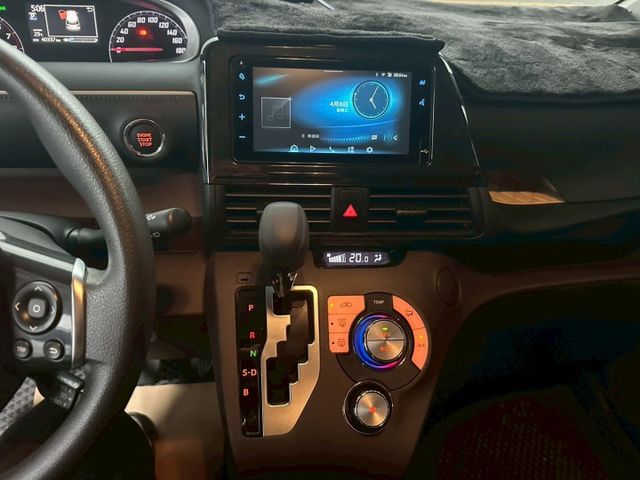 ★蜂鳴式倒車輔助★環景影像系統★防鎖死煞車★兒童安全鎖★還有更多喔.......  第4張相片