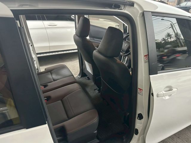 ★蜂鳴式倒車輔助★環景影像系統★防鎖死煞車★兒童安全鎖★還有更多喔.......  第7張相片