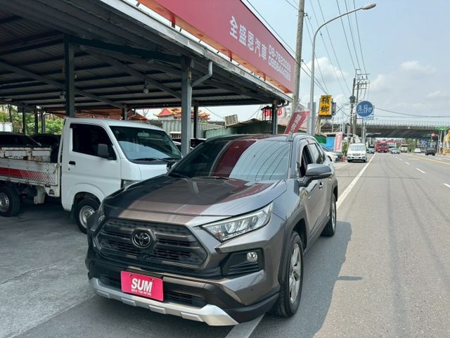 ★一台讓你出去玩不用怕耗油的車★低重心設計，減少晃動感★  第1張相片