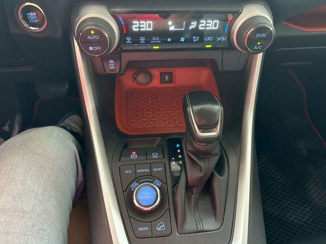 ★一台讓你出去玩不用怕耗油的車★低重心設計，減少晃動感★  第4張相片