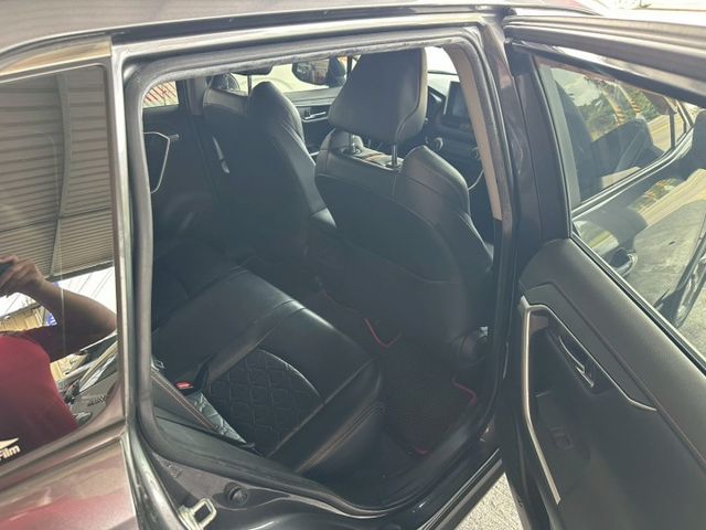 ★一台讓你出去玩不用怕耗油的車★低重心設計，減少晃動感★  第9張相片