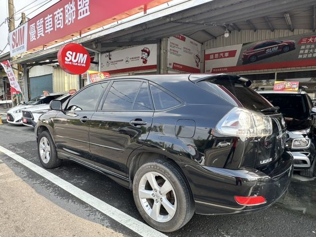 車輛配備:1.定速系統 2.全景天窗 3.大燈調節 4.雙區恆溫空調  5.電動座椅  第2張相片