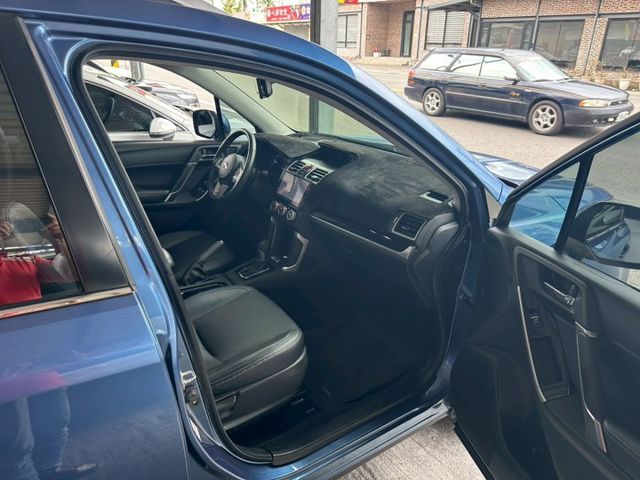 搭載渦輪增壓引擎的性能指標車型，具備 240 hp 最大馬力與 35.7 kgm 最大扭力,結合招牌的對稱式全時四輪驅動  第10張相片