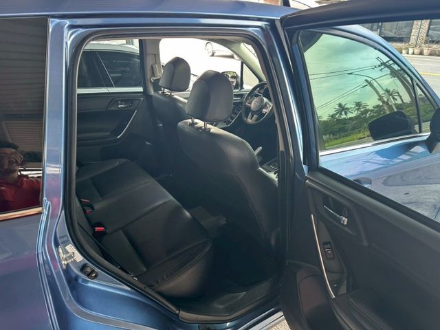 搭載渦輪增壓引擎的性能指標車型，具備 240 hp 最大馬力與 35.7 kgm 最大扭力,結合招牌的對稱式全時四輪驅動  第12張相片