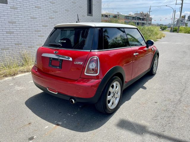 經典Mini  車內車外都漂亮  第8張相片