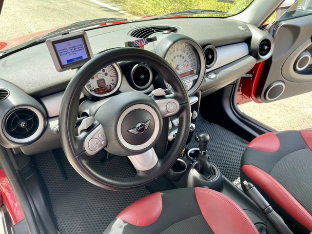經典Mini  車內車外都漂亮  第12張相片