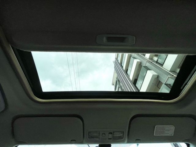 I-key、天窗、抬頭顯示、9顆安全氣囊  第19張相片