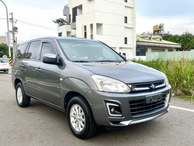 載人+載貨  超大空間  耐操好用  一車多用途  第3張相片