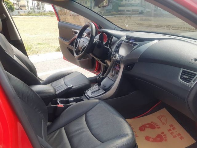 六速手自排  1.8L直四汽油引擎  第12張相片