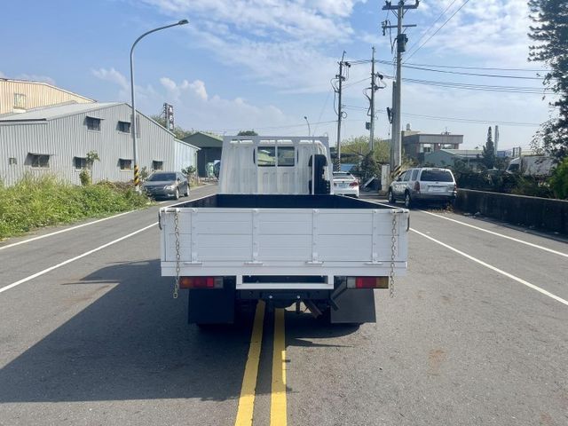 6輪貨車  耐操又好開  第5張相片