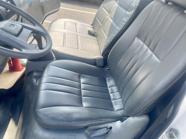 6輪貨車  耐操又好開  第8張相片