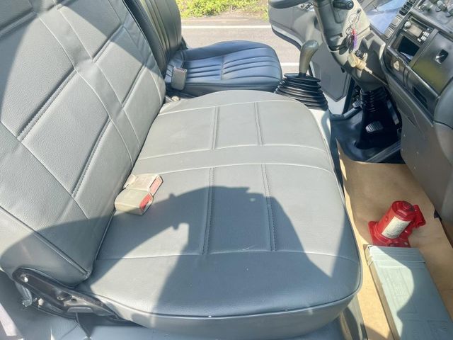 6輪貨車  耐操又好開  第10張相片