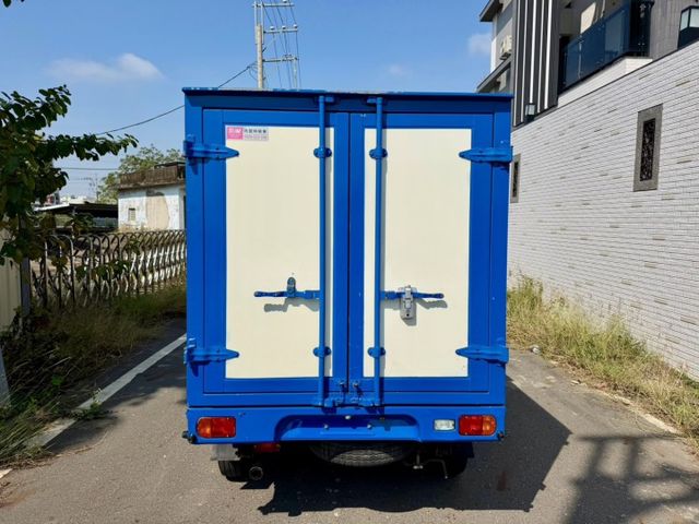 原漆原鈑件  里程保證  只跑12萬  第5張相片