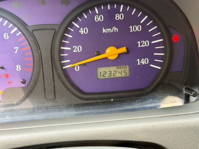 原漆原鈑件  里程保證  只跑12萬  第11張相片