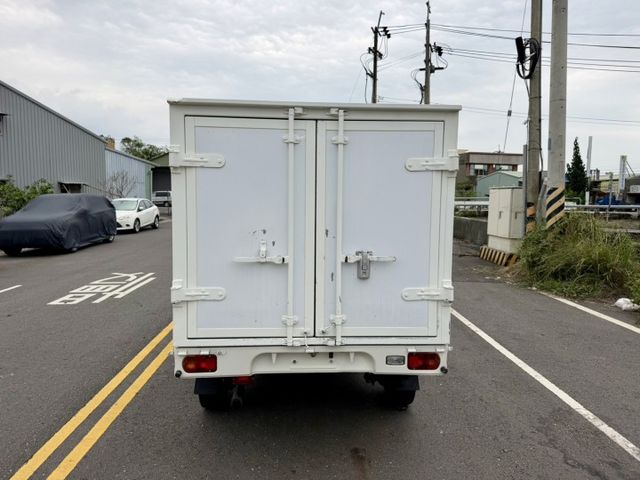 車廂左右對開門  全車原鈑件  輪胎剛換新  生財好夥伴  第5張相片