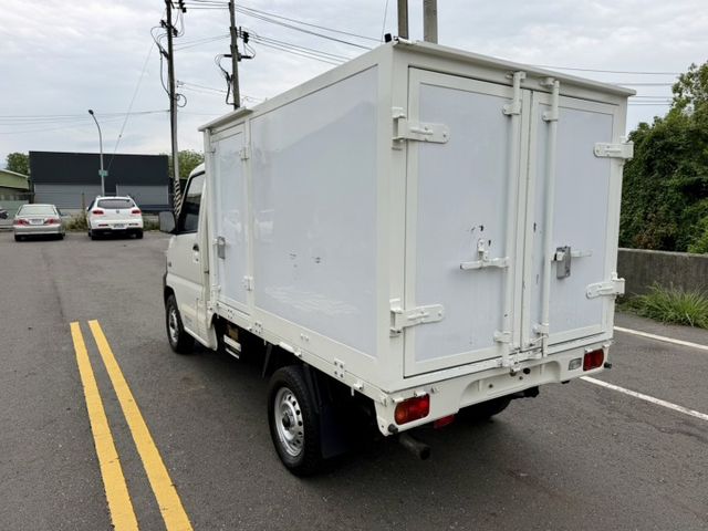 車廂左右對開門  全車原鈑件  輪胎剛換新  生財好夥伴  第6張相片