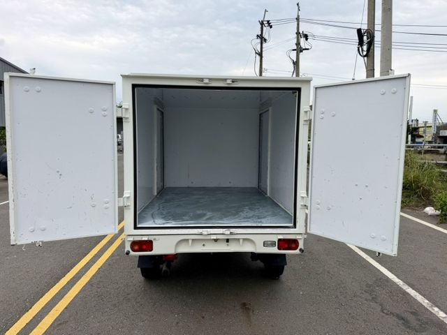 車廂左右對開門  全車原鈑件  輪胎剛換新  生財好夥伴  第17張相片