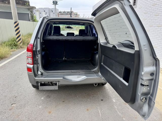 四輪傳動  大輪驅動  只跑10萬公里  里程保證  第18張相片