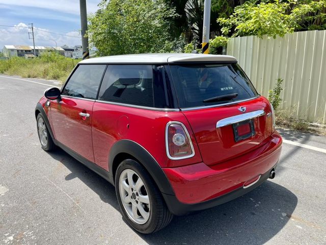 經典Mini  車內車外都漂亮  第10張相片