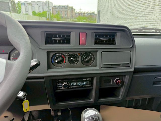 手排客貨版  8人座  原廠保養 安親班、工程用  車況好  第18張相片