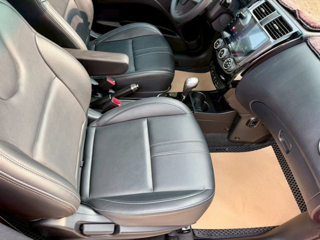 有盲點偵測、前後行車記錄器、環景安卓機 只跑3萬公里  第11張相片