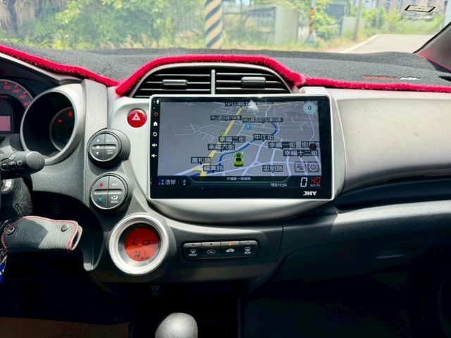 已改大包、側裙、方向盤  排氣管、煞車卡鉗 都幫你改好好  最帥氣的小車 已認證 有保障  第15張相片