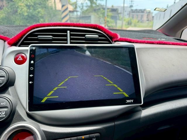 已改大包、側裙、方向盤  排氣管、煞車卡鉗 都幫你改好好  最帥氣的小車 已認證 有保障  第16張相片