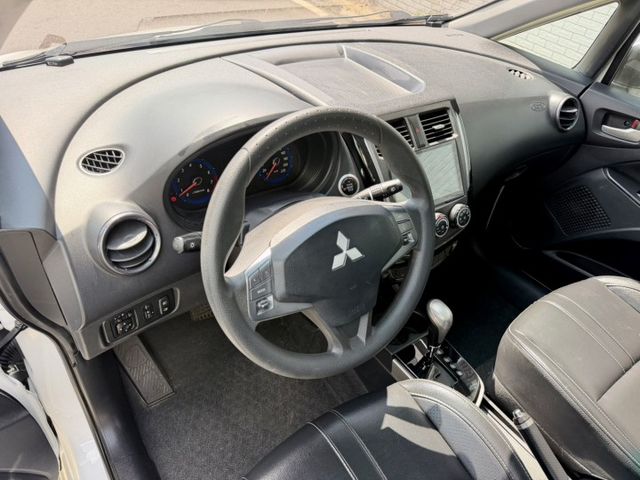 電尾門、倒車影像、I-key、摸門解鎖  第8張相片