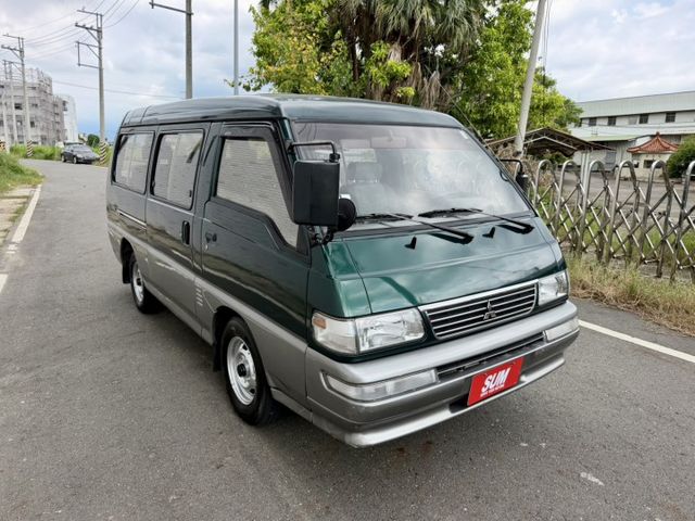 手排8人座 只跑4.8萬公里  里程保證  第3張相片
