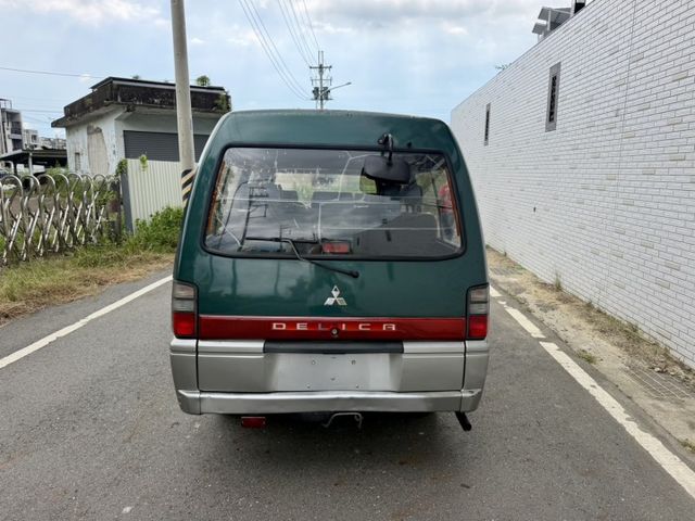 手排8人座 只跑4.8萬公里  里程保證  第5張相片