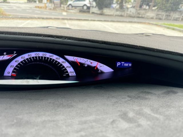 經典七人座 2.4L 低里程 原鈑件  第7張相片