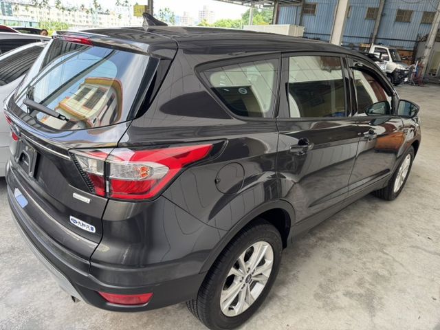 優質代步 休旅車 原鈑 低里程  第4張相片