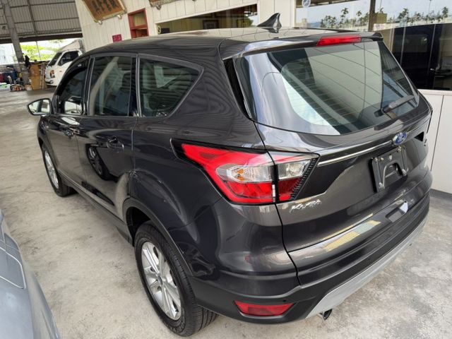 優質代步 休旅車 原鈑 低里程  第5張相片